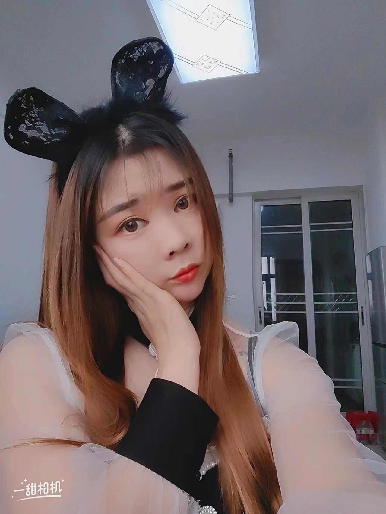 丰满性感兔女郎