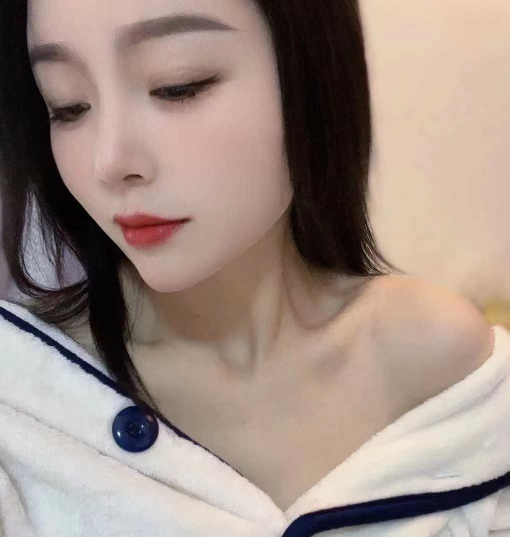 舔的很舒服的性感诱惑妹子