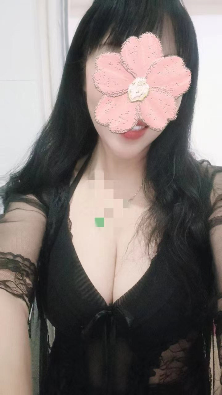 性价比高的卸货大奶少妇