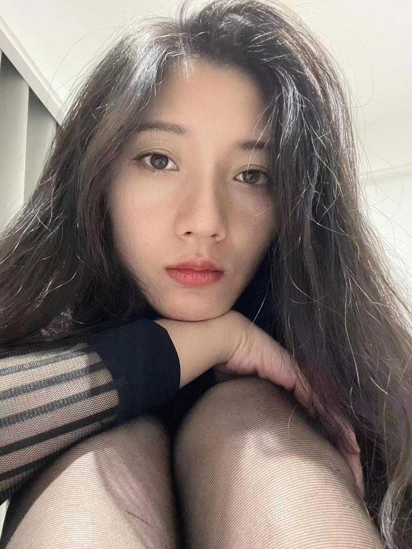 不俗的长相和身材，不俗的享受