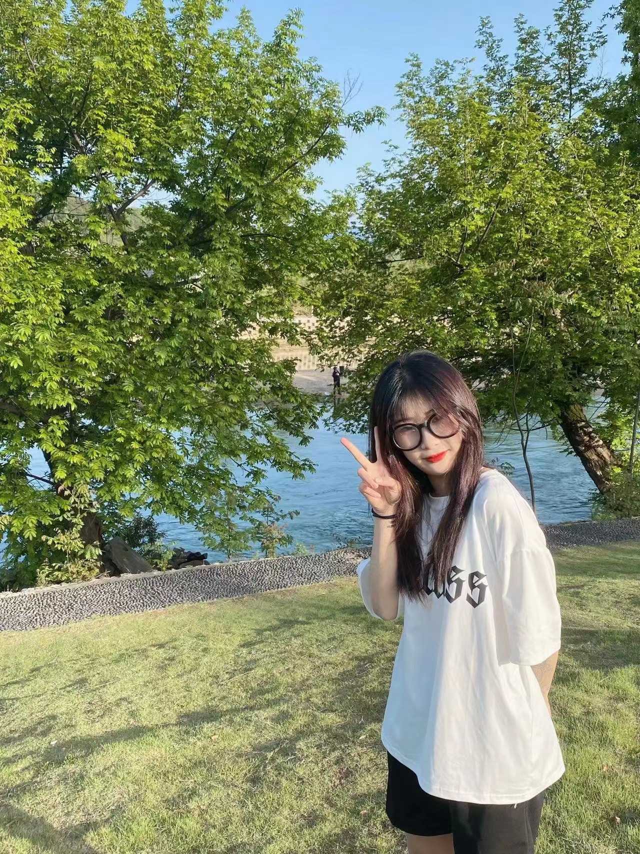 不可多得的十八岁嫩妹一枚