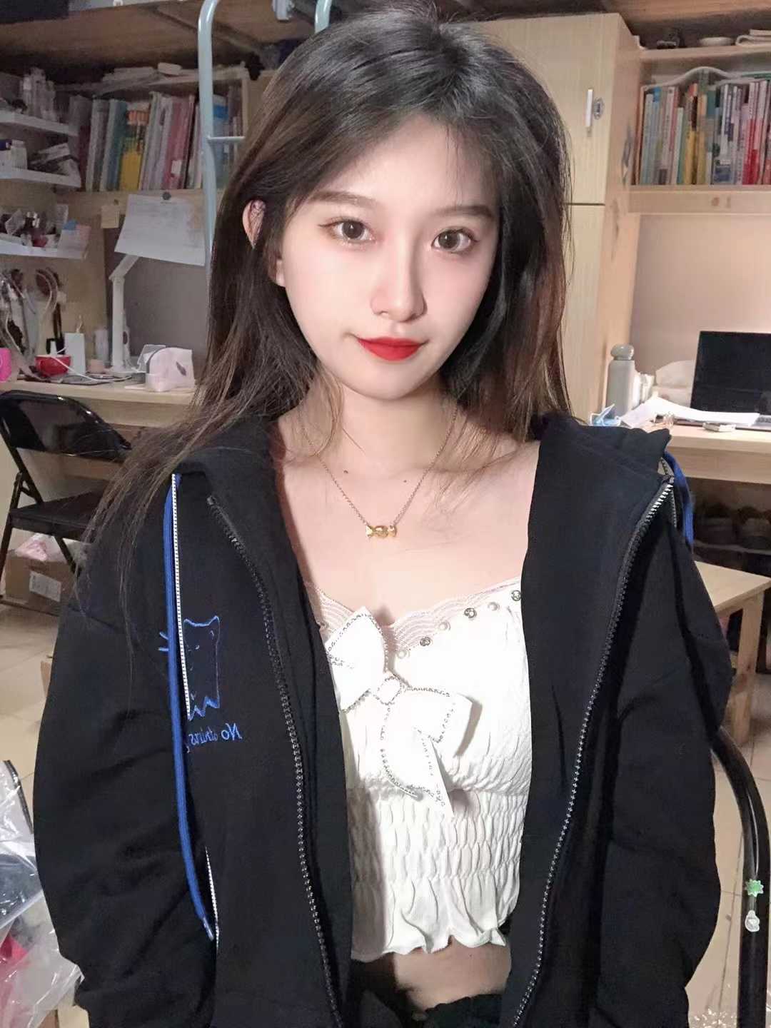 很漂亮的学生妹