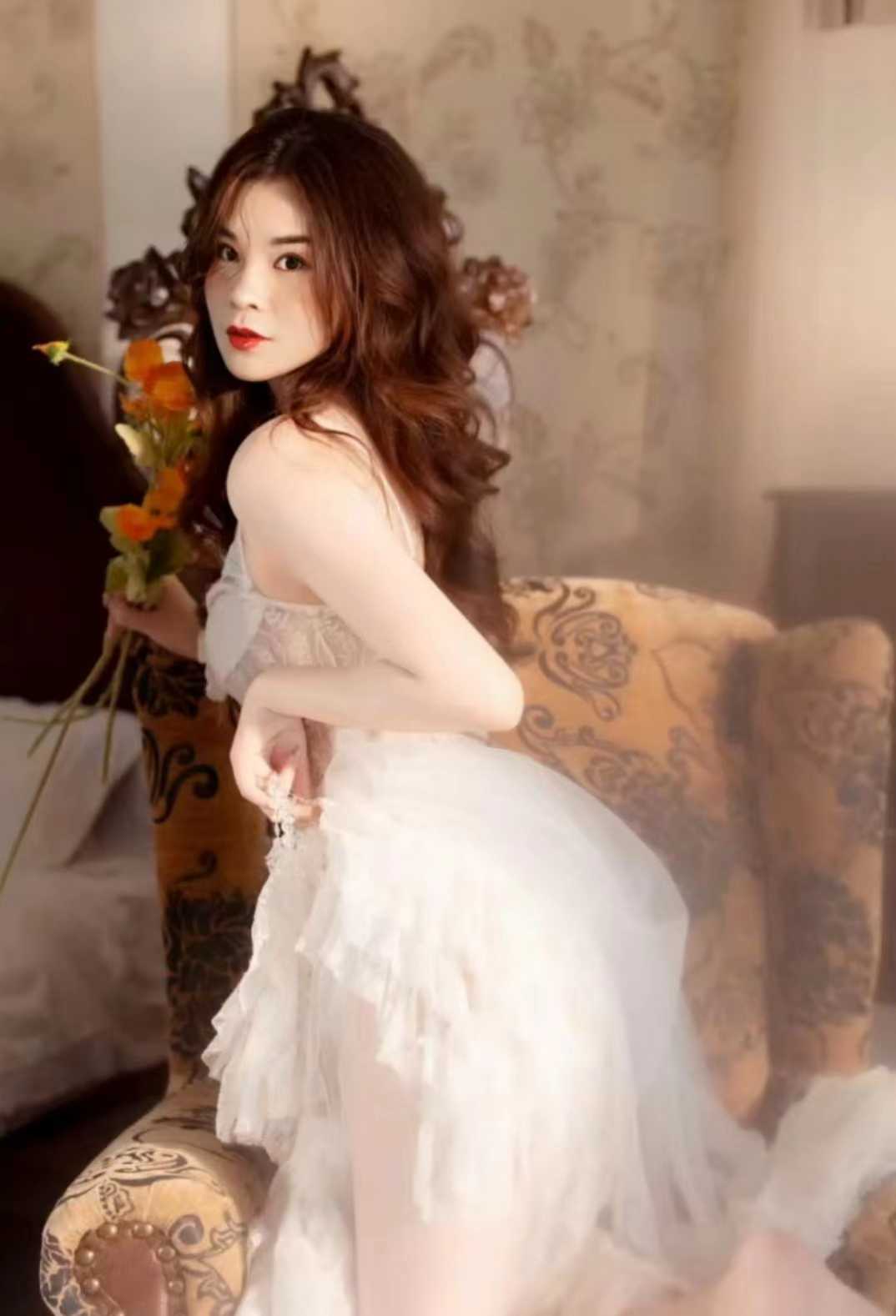 丰满性感夹的紧舔的舒服的小妹