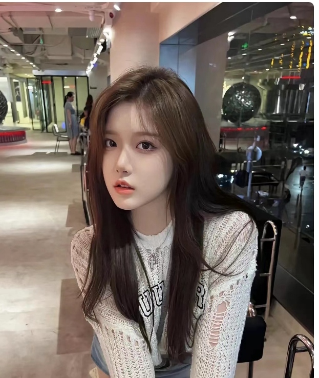 年轻漂亮性感身材