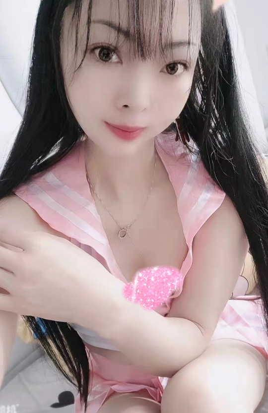 皮肤白皙性格温柔情人感十足