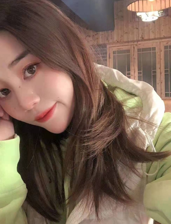 欲女小谭，奶大臀大，自聊自做！