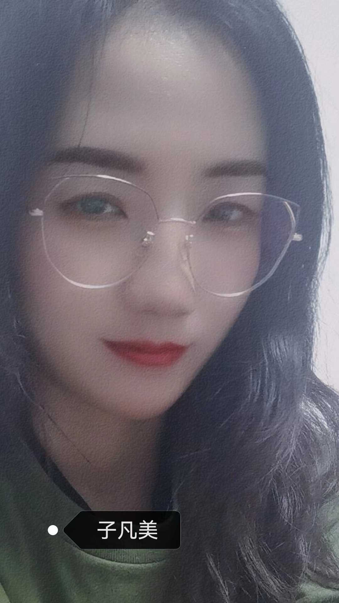 一边做一边还会舔吸我的奶头真的太爽了