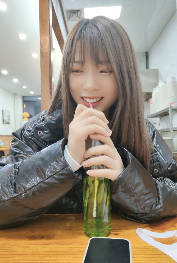 川妹风情万种，完美炮架子，软纸妹