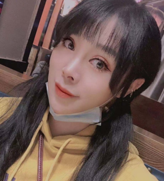 极品风情，纯绿丝足