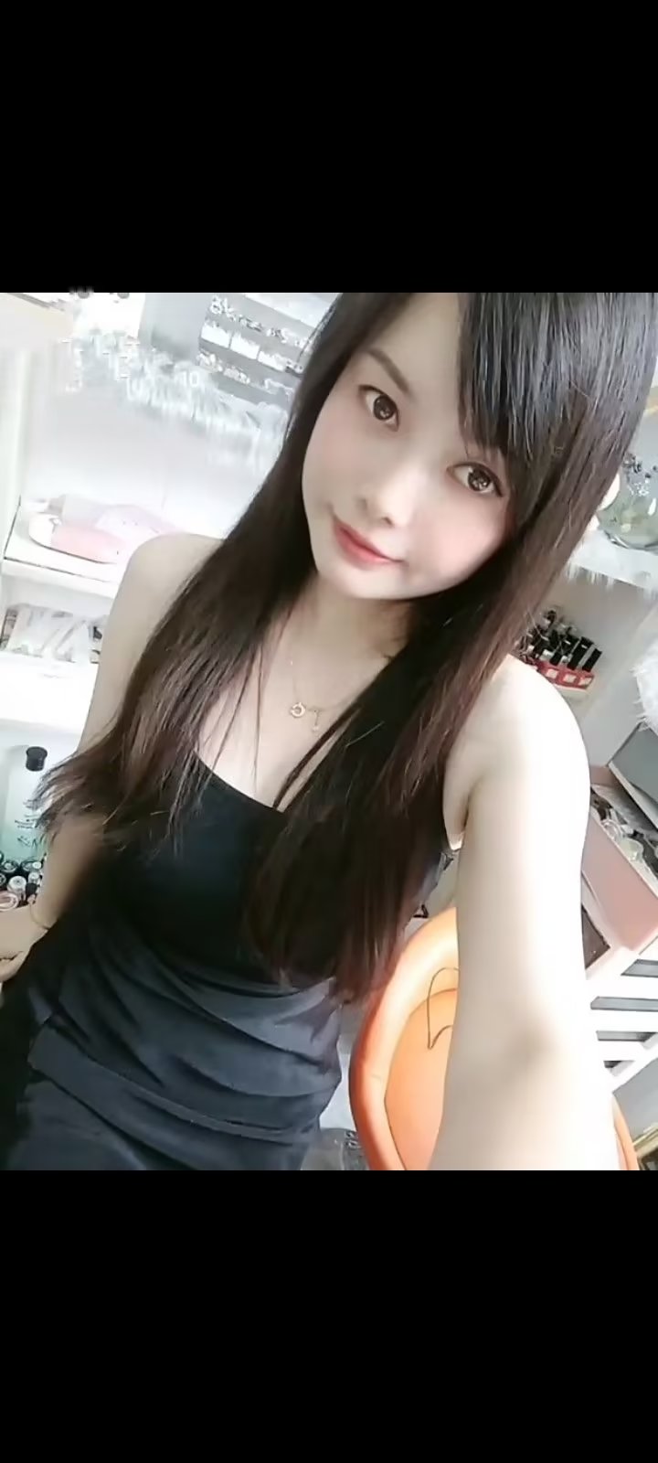宝山气质高雅美女