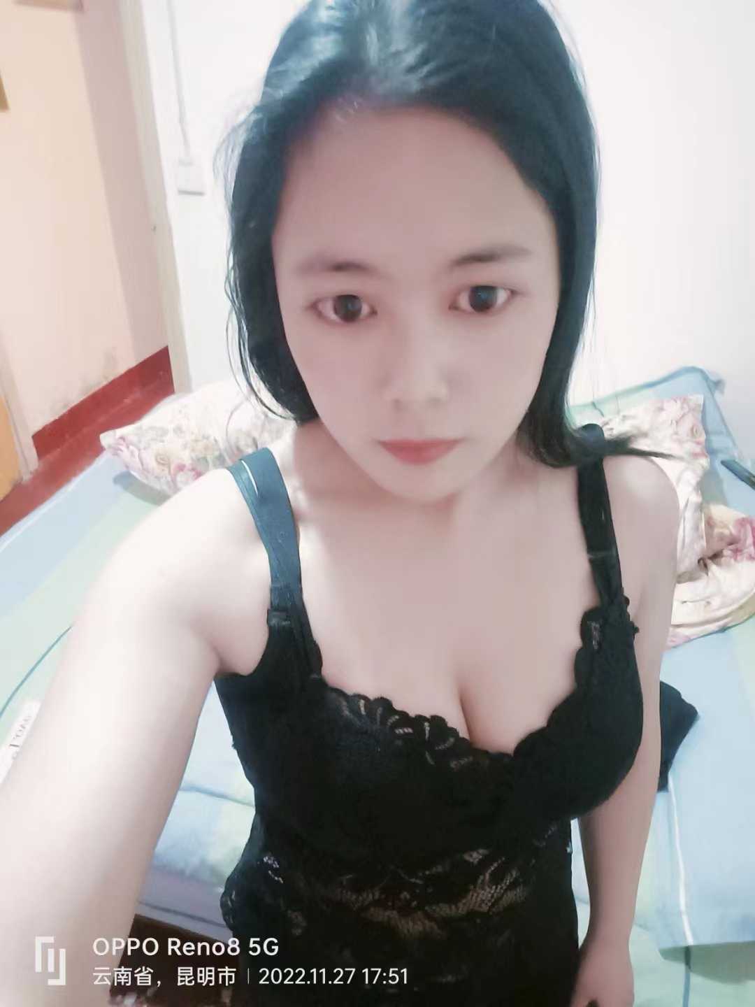 下面很紧性价比高的年轻小妹