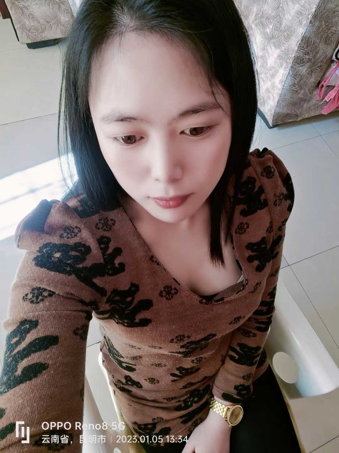 下面很紧性价比高的年轻小妹