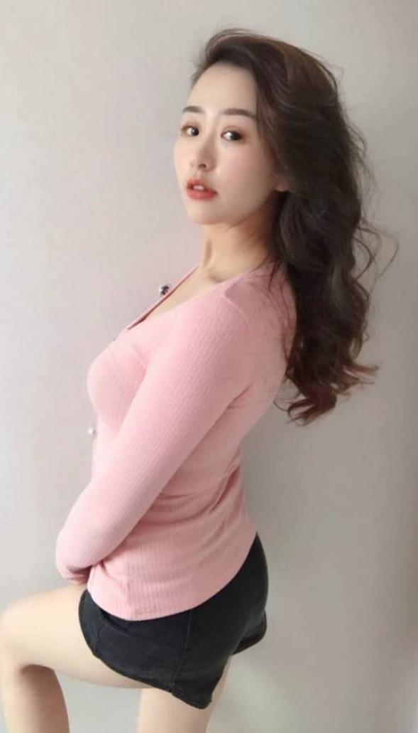 身材火辣健身女神