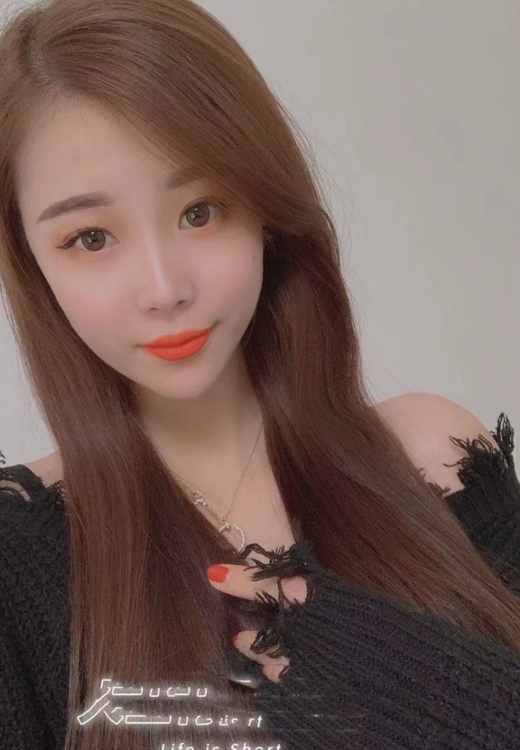 让人眼前一亮的唯唯大美妞