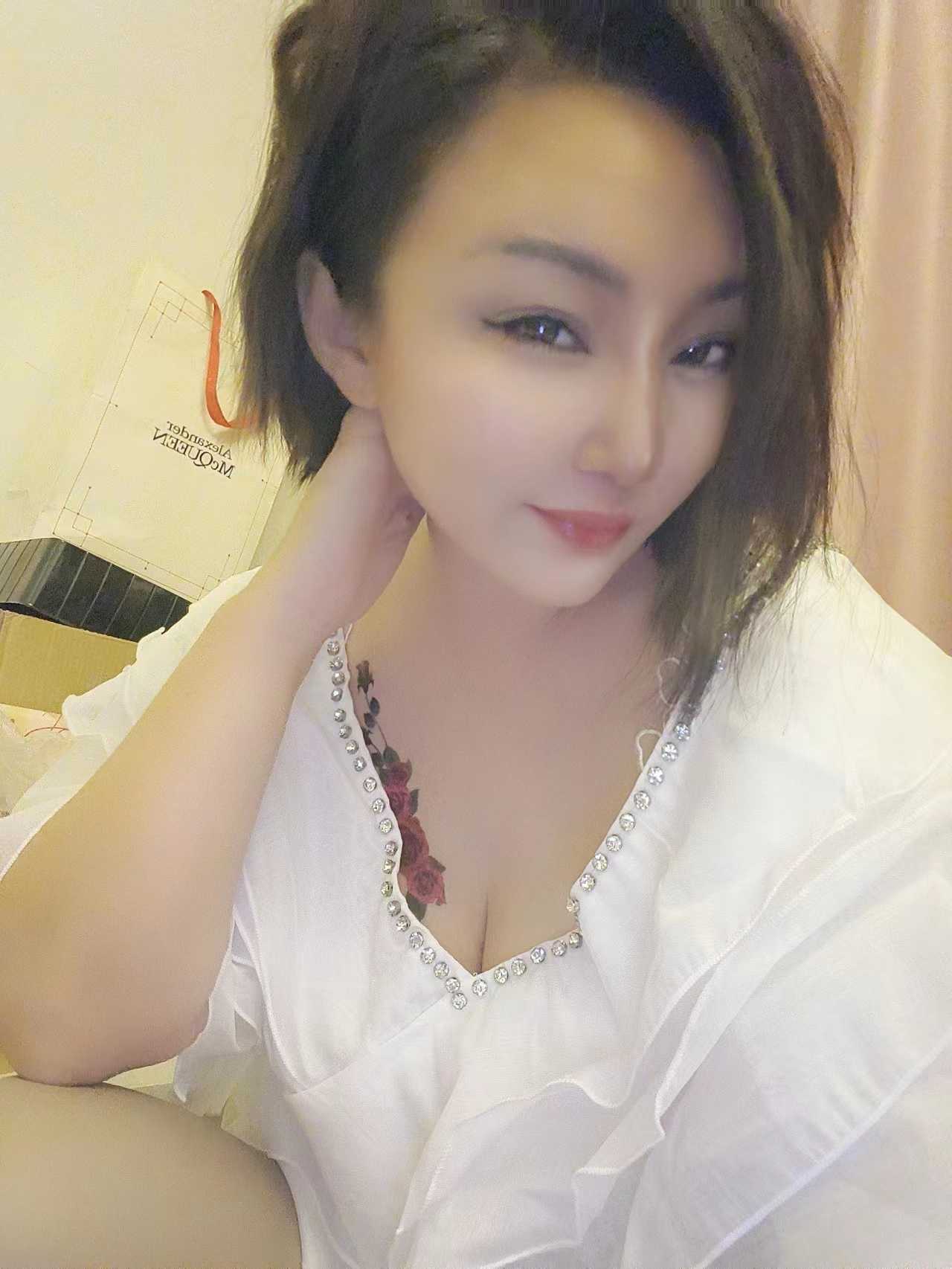 妖娆风sao的少妇