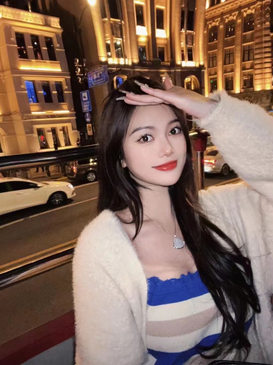 超级年轻的懂事妹子