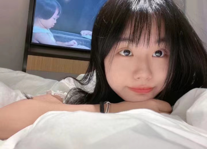 下面紧，舔的舒服的漂亮妹子