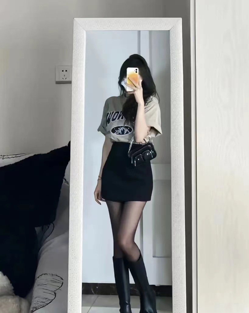 身材很棒，也有颜值的妹子