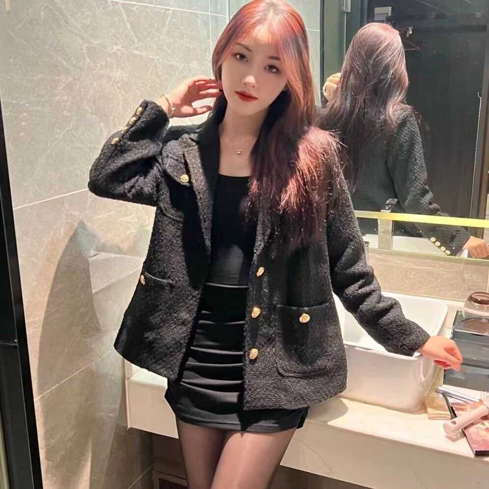 夹的紧，很sao气的妹子