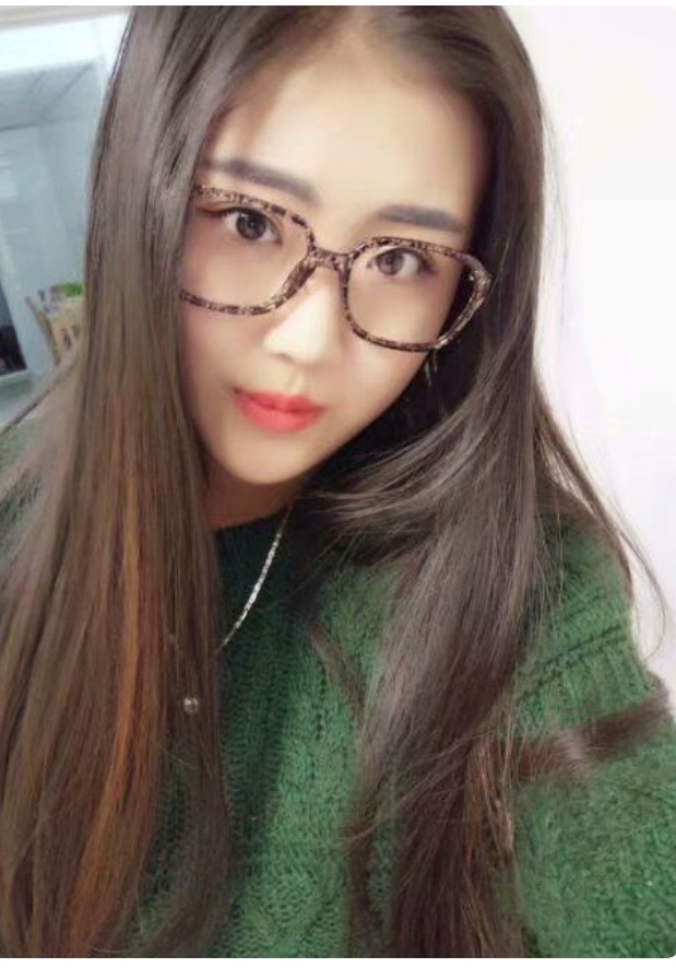 漂亮大方主动配合