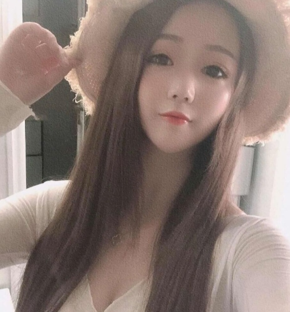 性感黑丝大长腿新人学妹