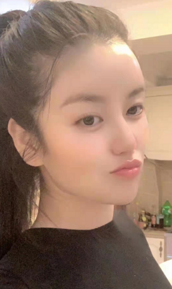 黑丝大长腿真的不错啊