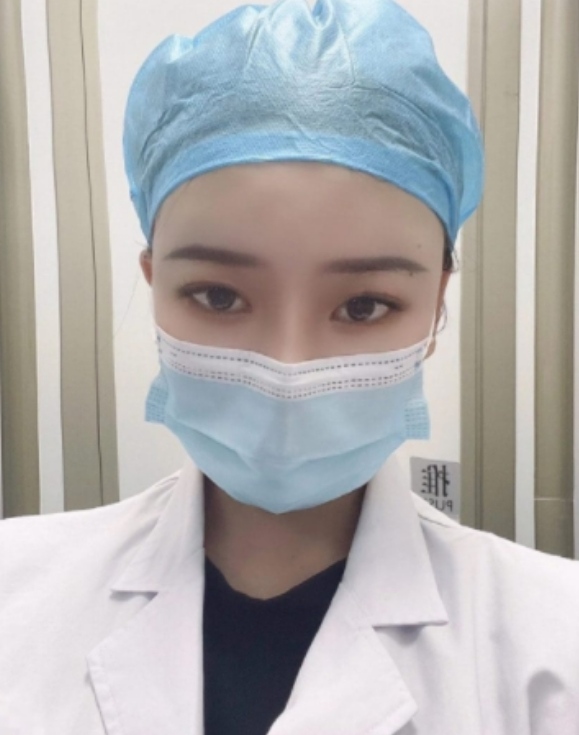 温柔可爱，肤白肉嫩会撒娇