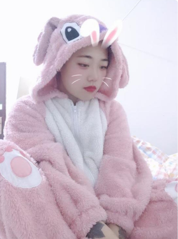 漂亮大方身材性感