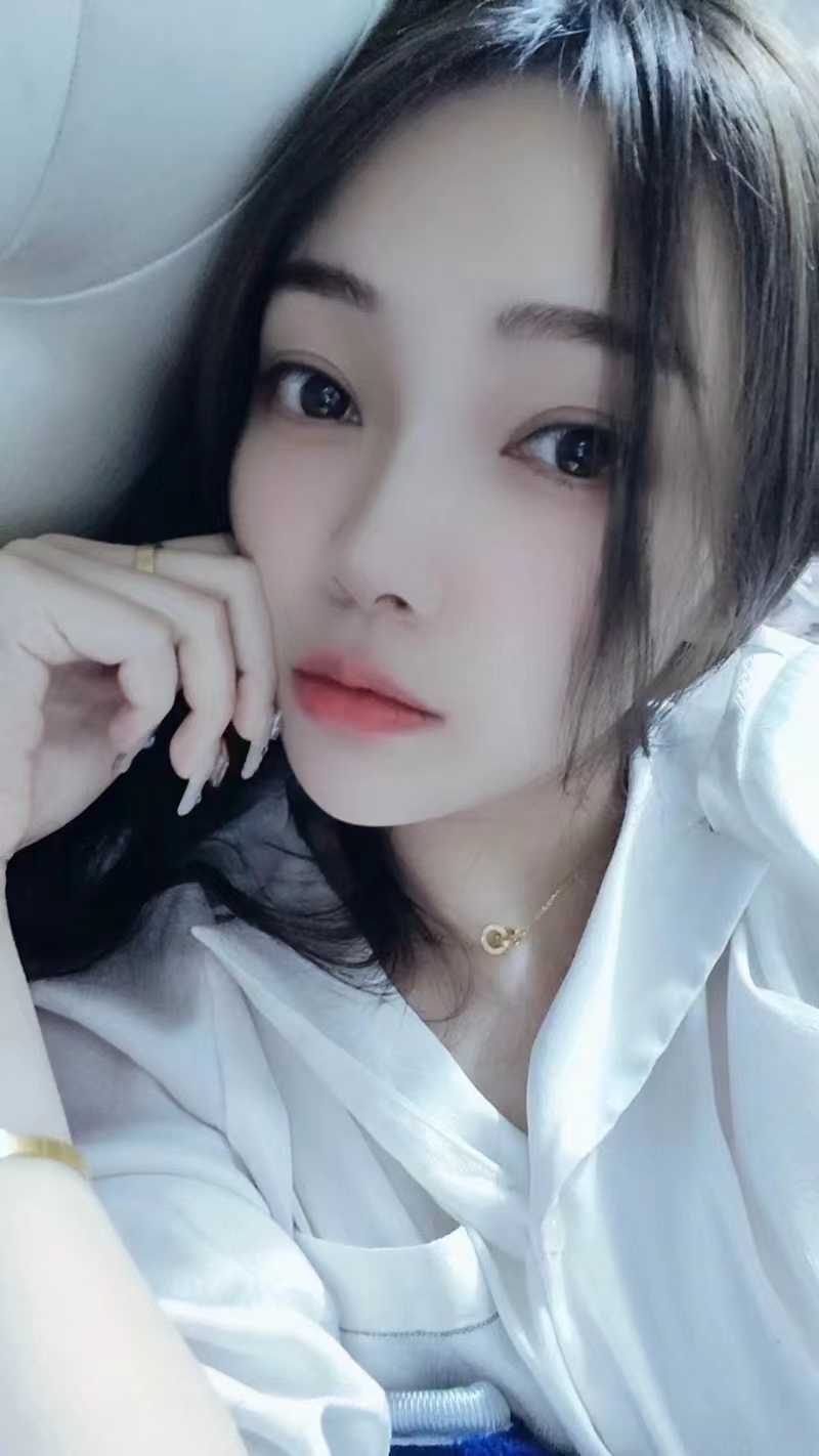 配合默契舌头灵活的漂亮小妹