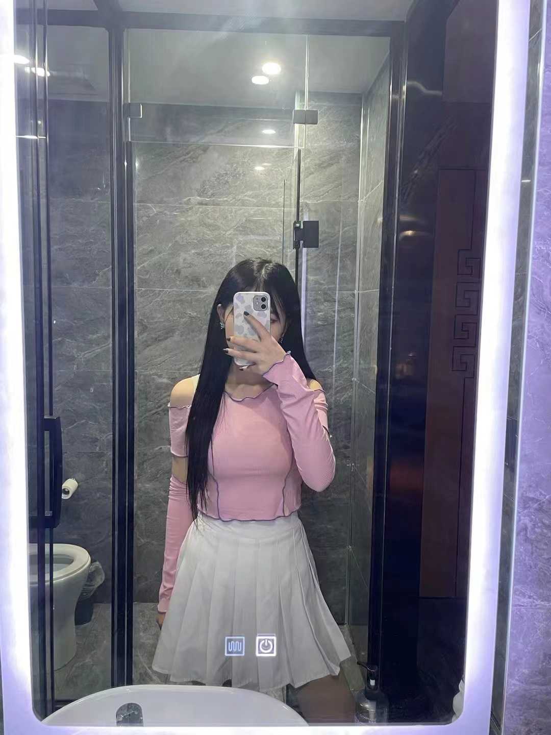 身材好，皮肤白嫩美