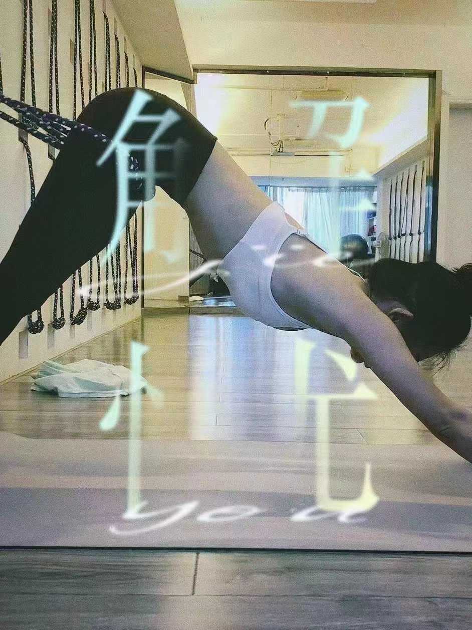 身材也很诱人，奶挺屁股翘