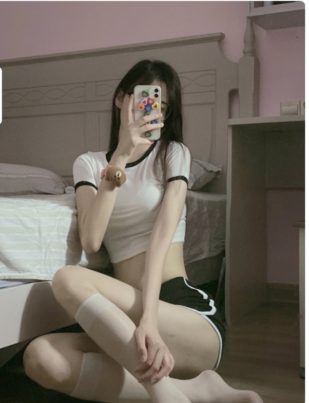 特别开朗。听安排。会吸水