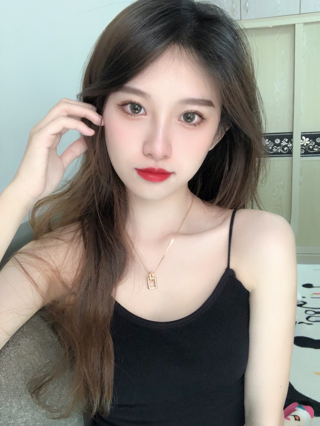 成都兼职小姐姐看着清纯可爱，刚刚下海