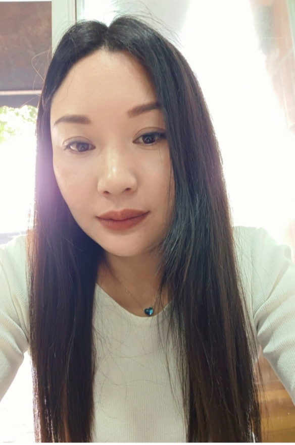 皮肤滑嫩，比较丰满型