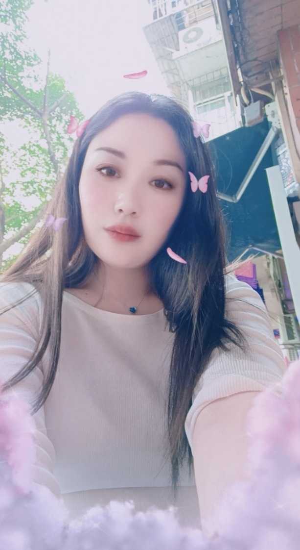 皮肤滑嫩，比较丰满型