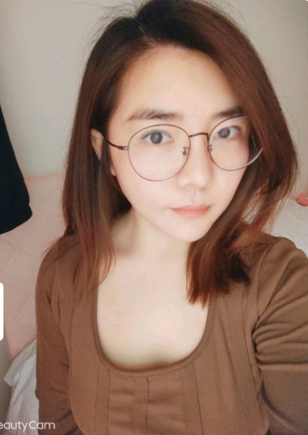 凹凸有致，性感多水