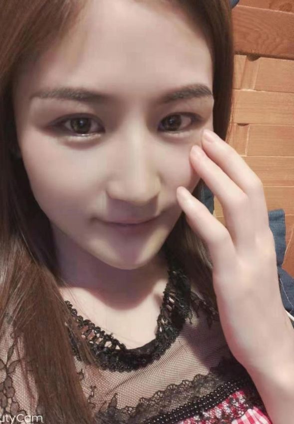 性感甜蜜，出道不久小妹妹