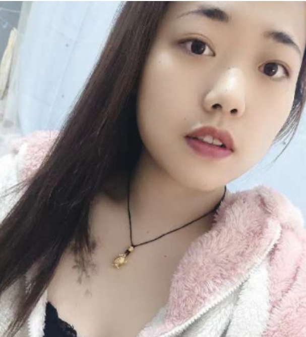 昆都广场波涛汹涌的小姐姐