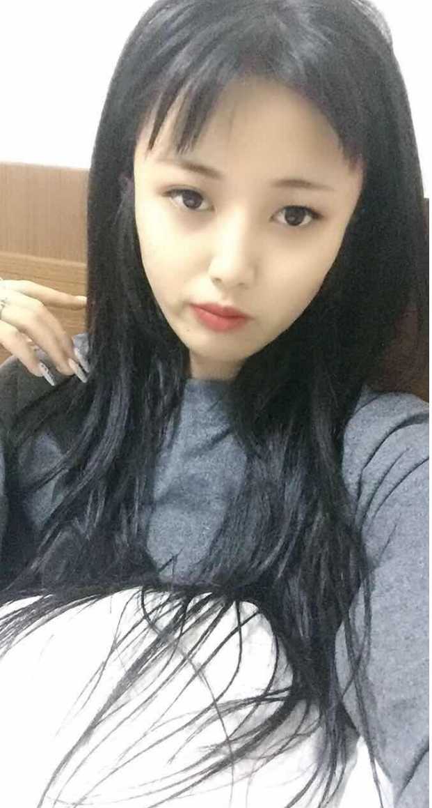 大胸美女，性感诱人