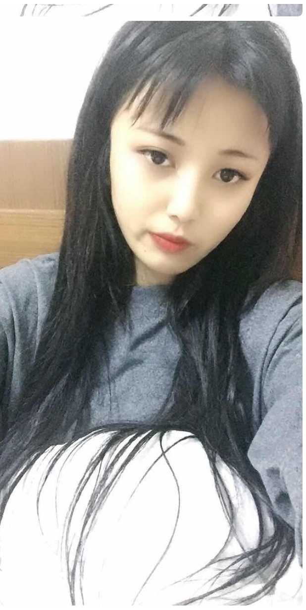 大胸美女，性感诱人