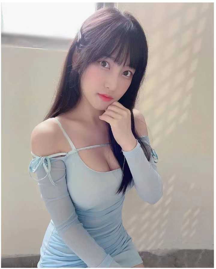 妹子属于有弹性嫩这种，很吸引人