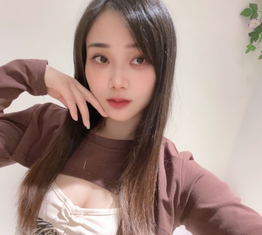 约炮性感长腿兼职美女 服务技术非常棒