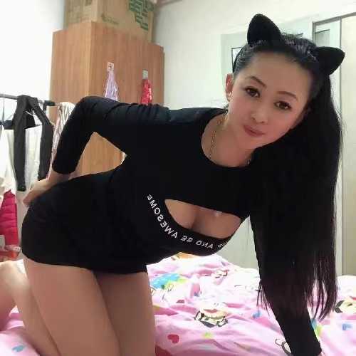 舔的舒服夹的紧的漂亮妹子