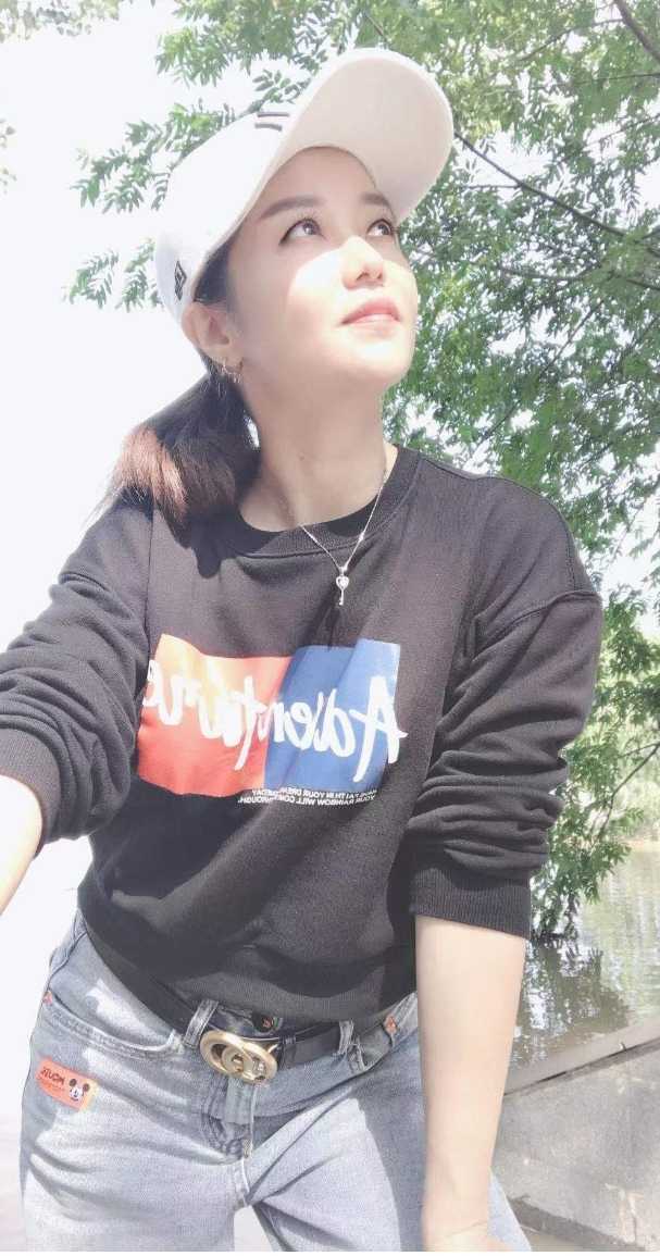 漂亮说说Sao话 舔我耳垂