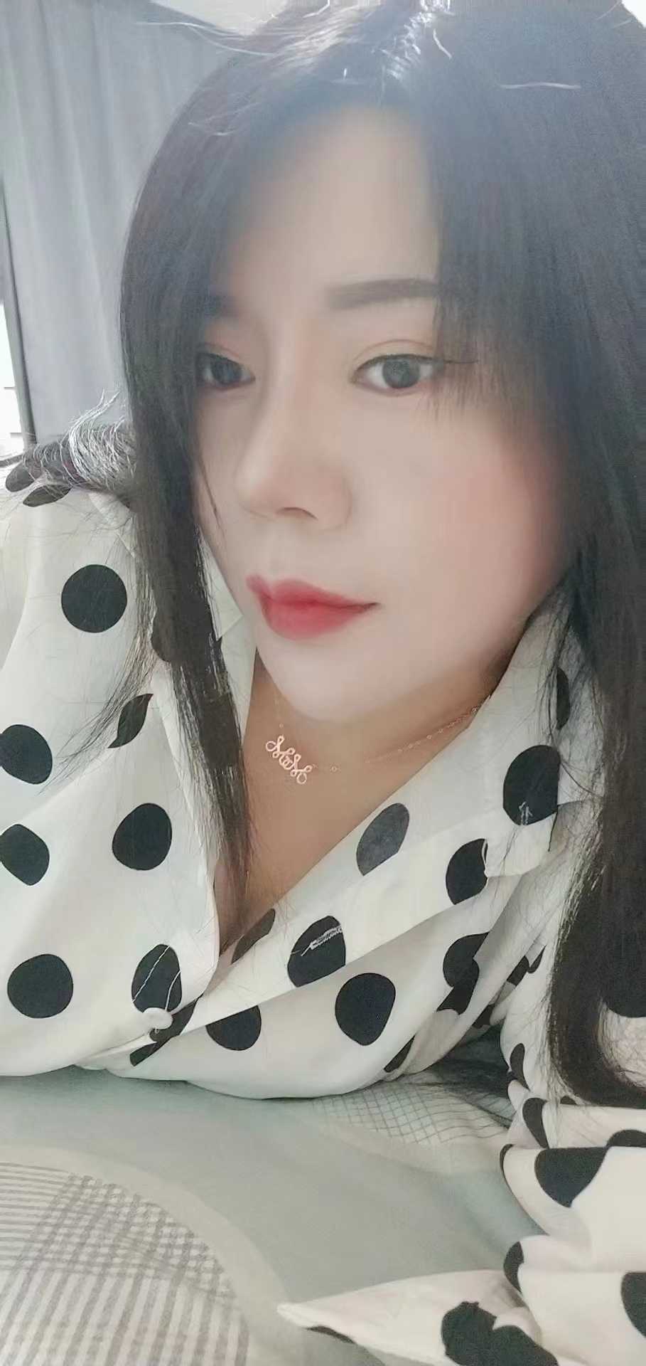 吞入口中，进进出出，射得很爽