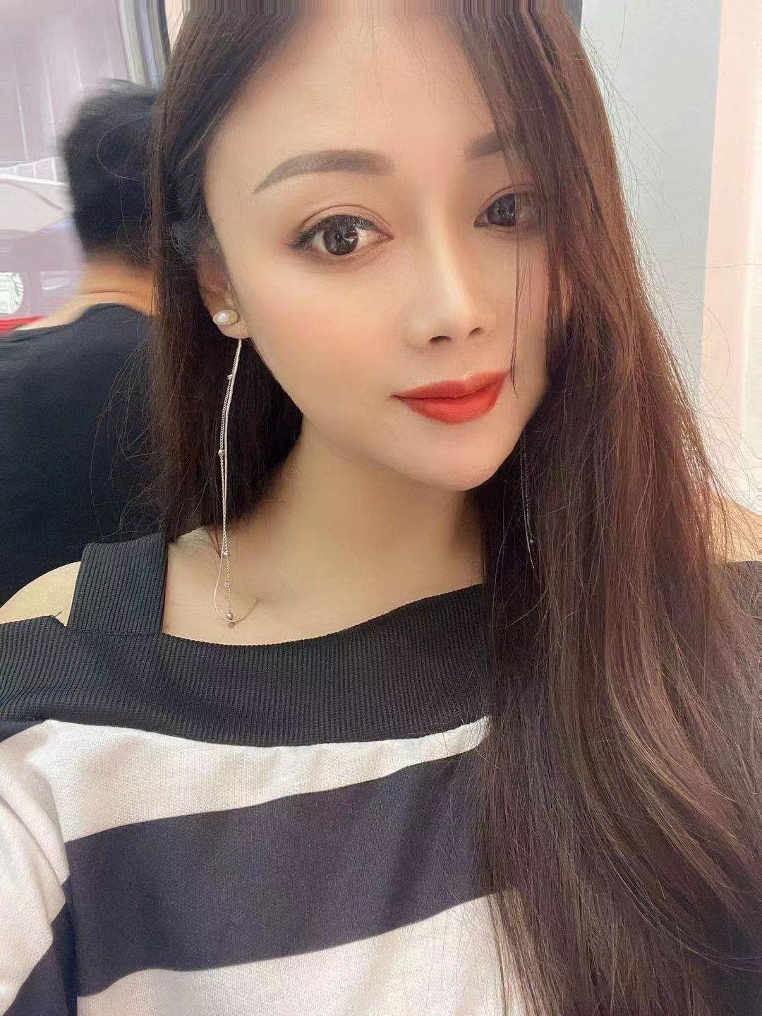 气质女挺好看的小姐姐