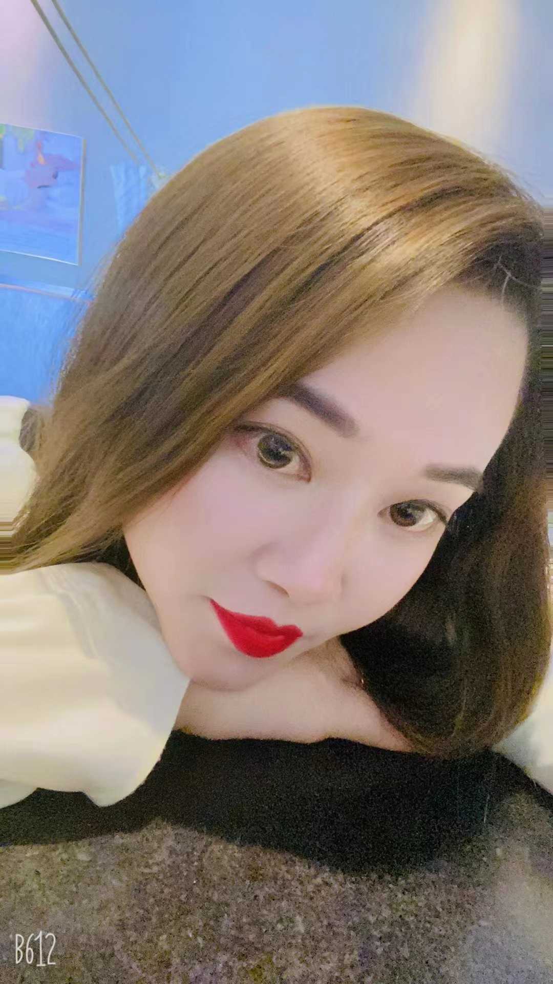 性格开朗脾气好，KH还不错