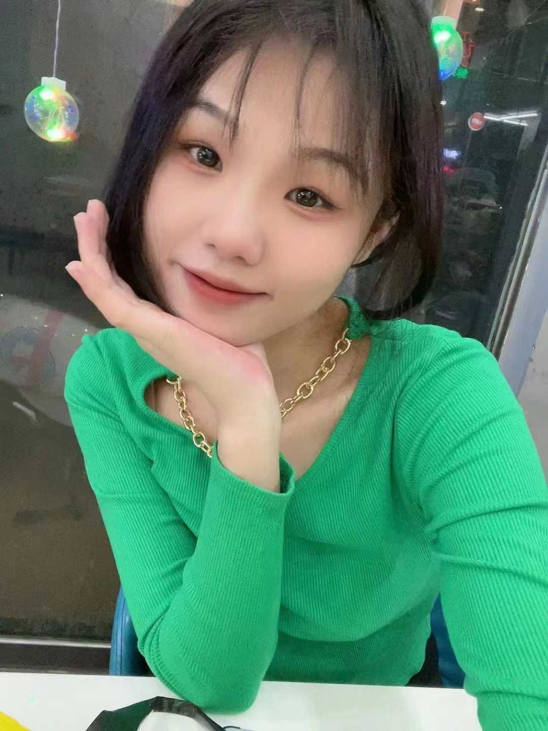 刚出道的小白妹子