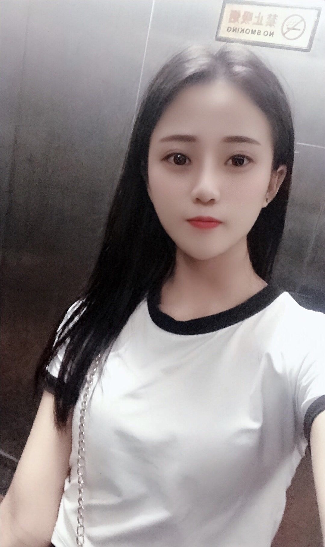 服务一流下面紧    的漂亮小妹