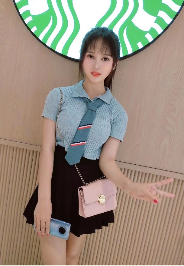 可盐可甜的小姐姐